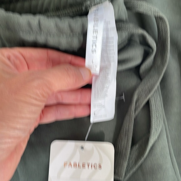 NWT Fabletics Daria Jogger Pockets Khaki Olive Green Size L Comfy Lounge Taper - Picture 6 of 10